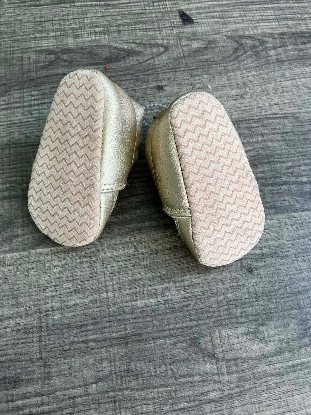 Cat & Jack Gold Metallic Moccasin Crib Shoes, Size 3-6M